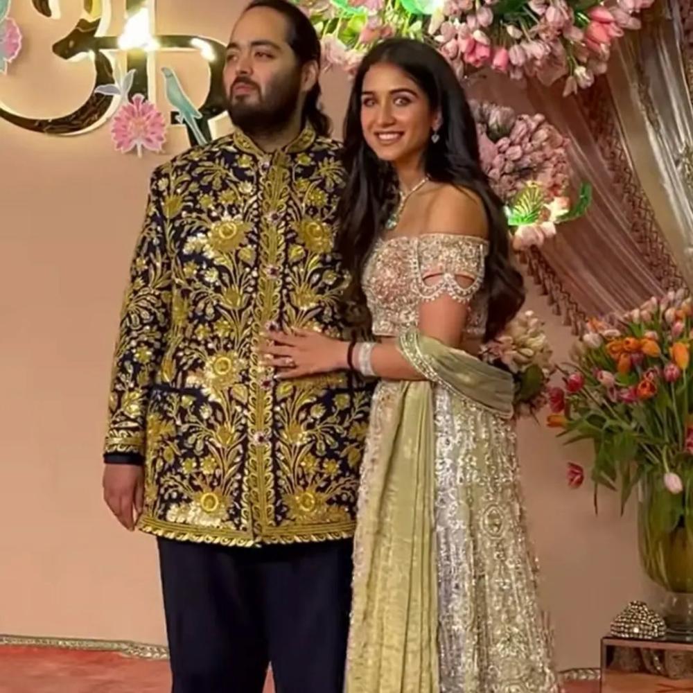 rich-couple-anant-ambani-and-radhika-merchant-photos